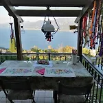 Da Paolo Con Vista Di Garda