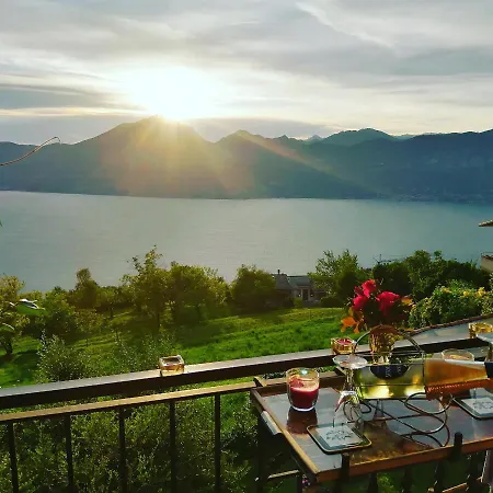 Couette-café Da Paolo Con Vista Di Garda