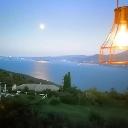 Da Paolo Con Vista Di Garda San Zeno di Montagna