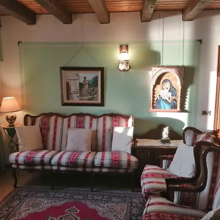 Acomodação com café da manhã  Da Paolo Con Vista Di Garda